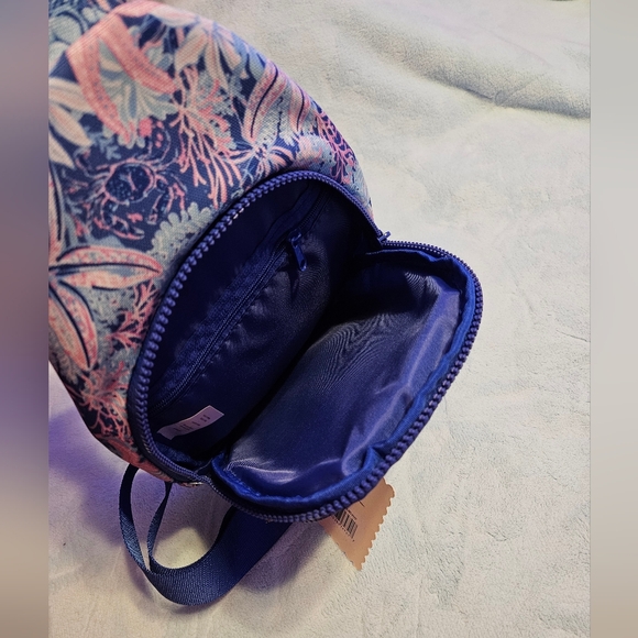 NWT Sling Bag - Picture 10 of 14